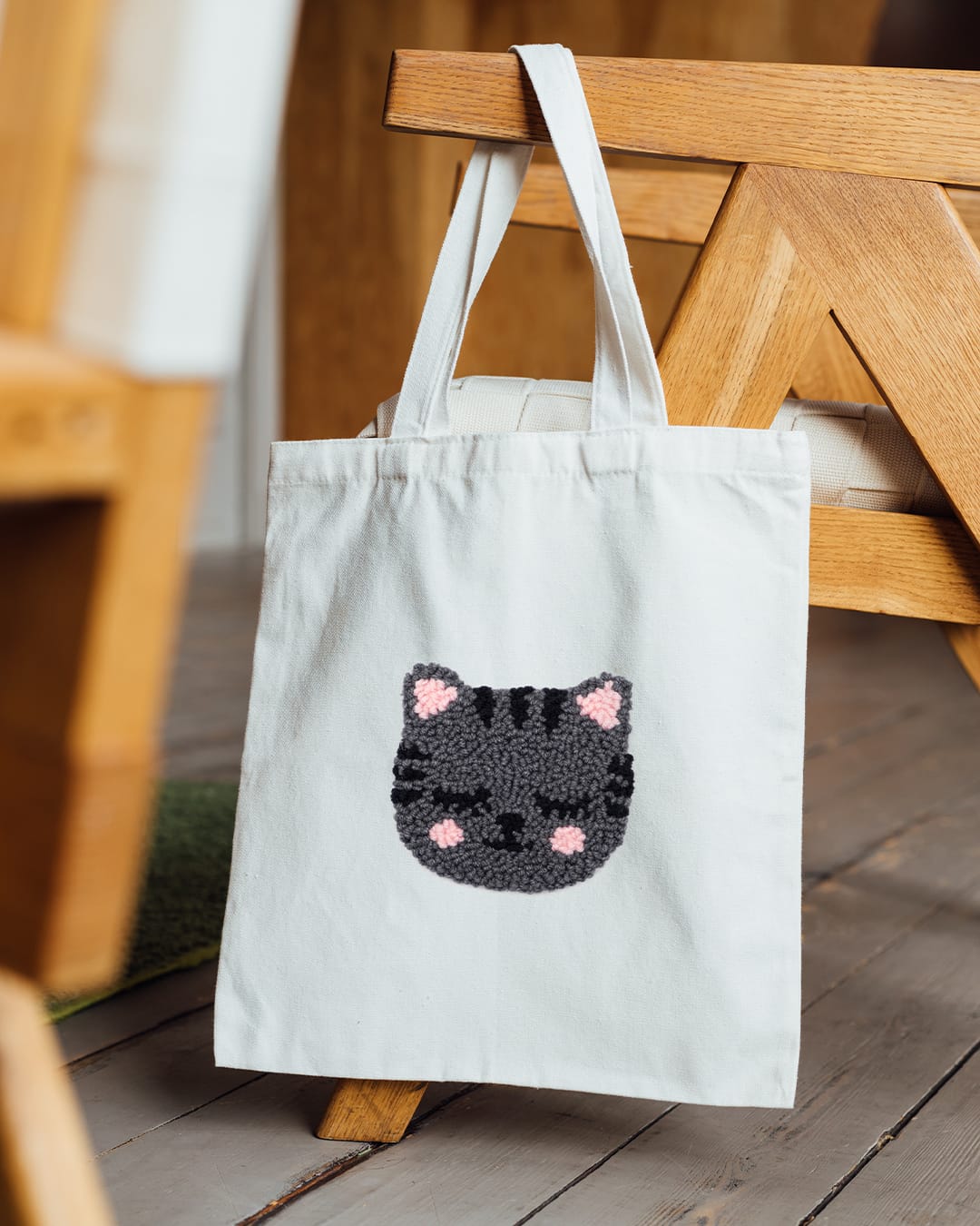 HANDMADE PUNCH NEEDLE TOTE BAG - CAT